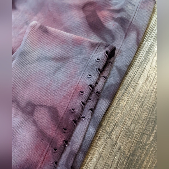 ⚡SOLD⚡Spiritual Gangster Love Sculpt Tie Dye Leggings w. Laser-Cut Trim - Picture 4 of 7